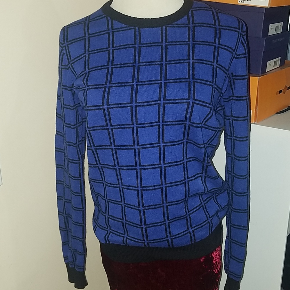 Grid sweater small black and blue